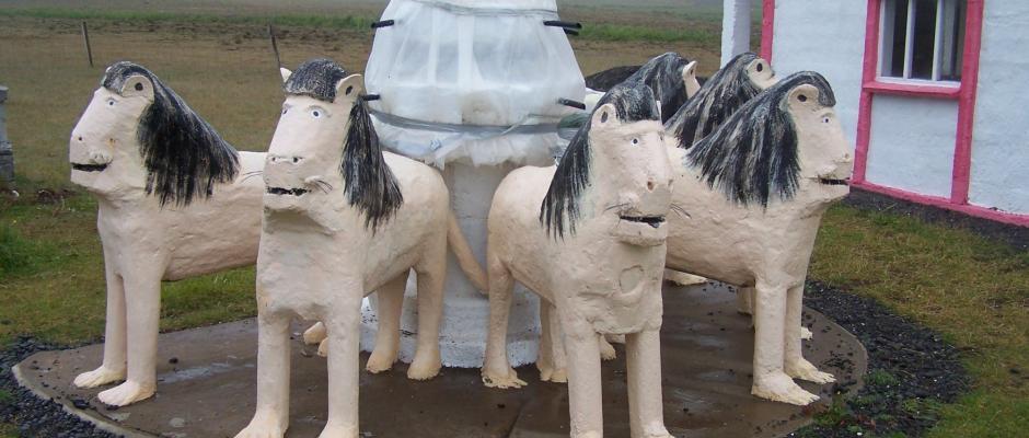 A replica of the The Patio de los Leones (Court of the Lions) by Samúel Jónsson.