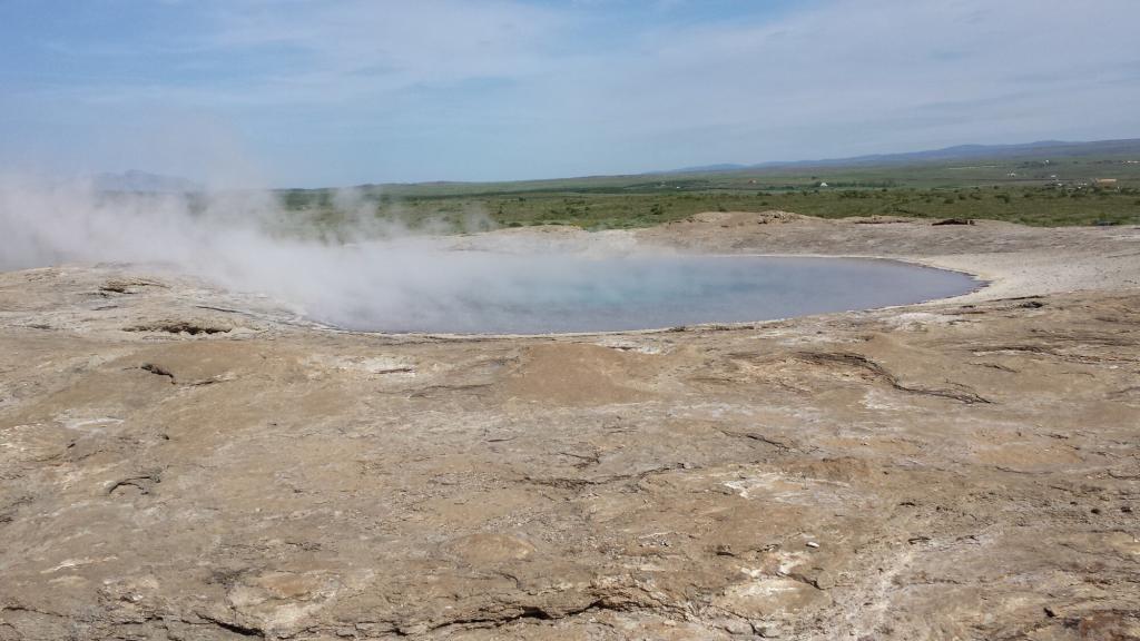 Big old Geysir lies dormant. 