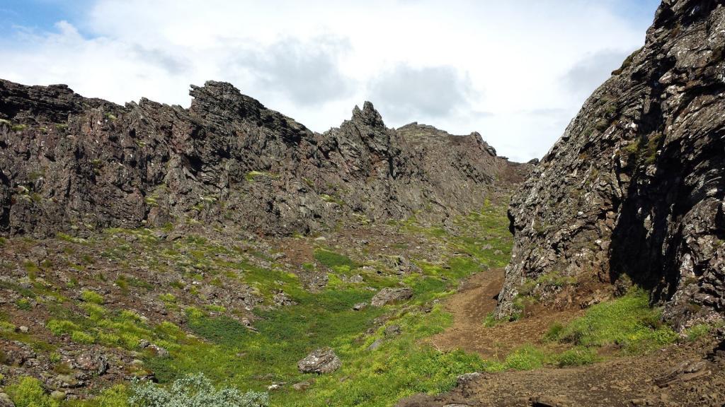 We do like those rock formations.