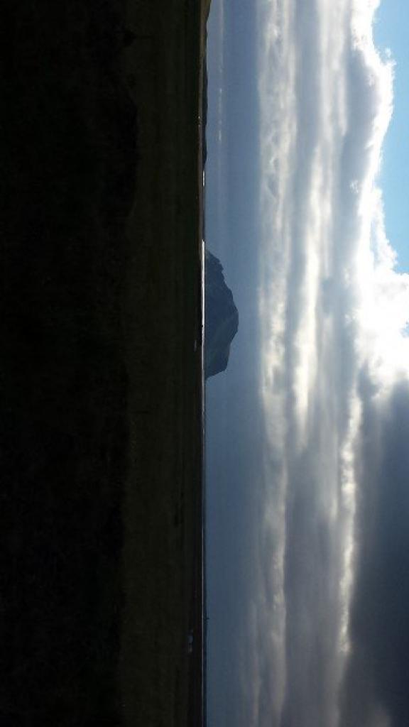 The hill of Stóri Dímon looks all mysterious in the distance. 