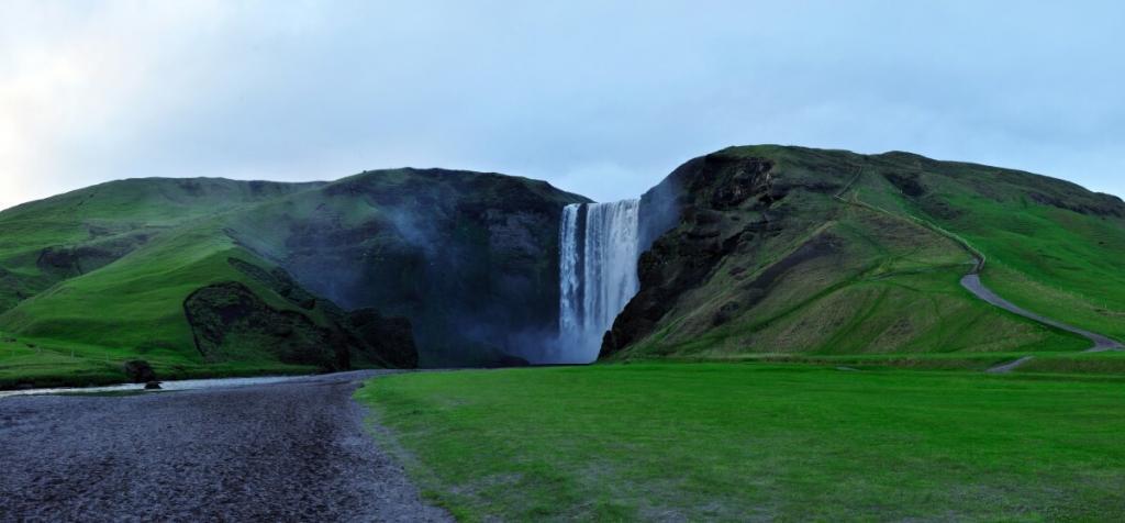 Skogarfoss with ash