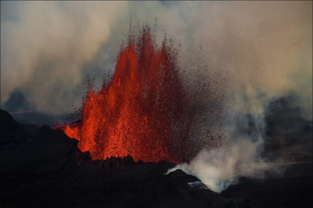 Holuhraun erupting.