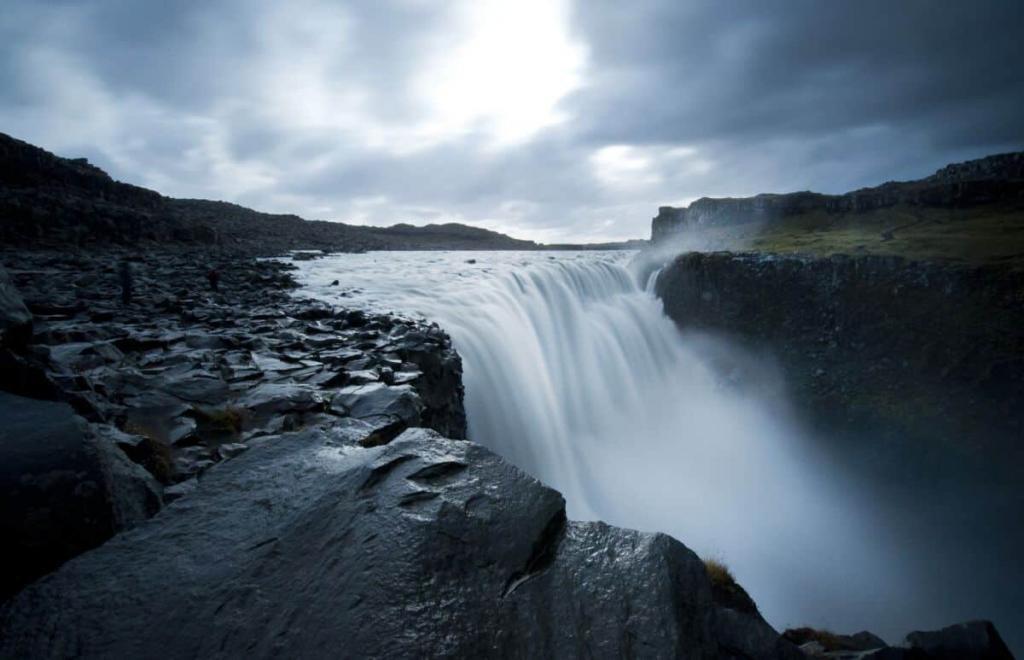 One of the highlights of the Diamond Circle itinerary is Dettifoss waterfall. It in the Vatnajökull National Park in Northeast Iceland. It is the most powerful waterfall in Europe.