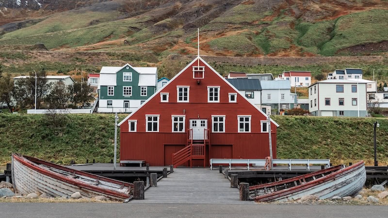 The town of Siglufjörður is beautiful.