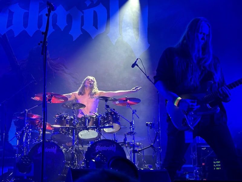 Jón Geir Jóhannsson, the drummer of Skálmöld, on the left. Þráinn Árni Baldvinsson, guitarist on the right.