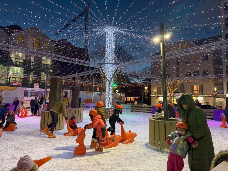 The kids are living their best lives on the skating rink.